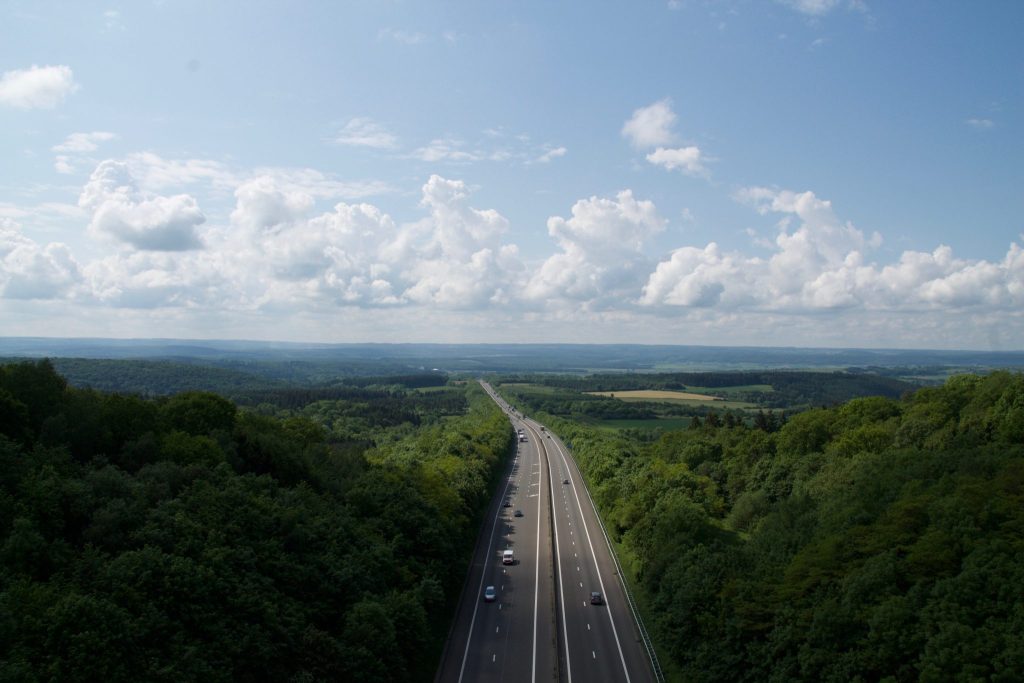 thomas-somme-8HGHPUdRo24-unsplash-e1571643762903