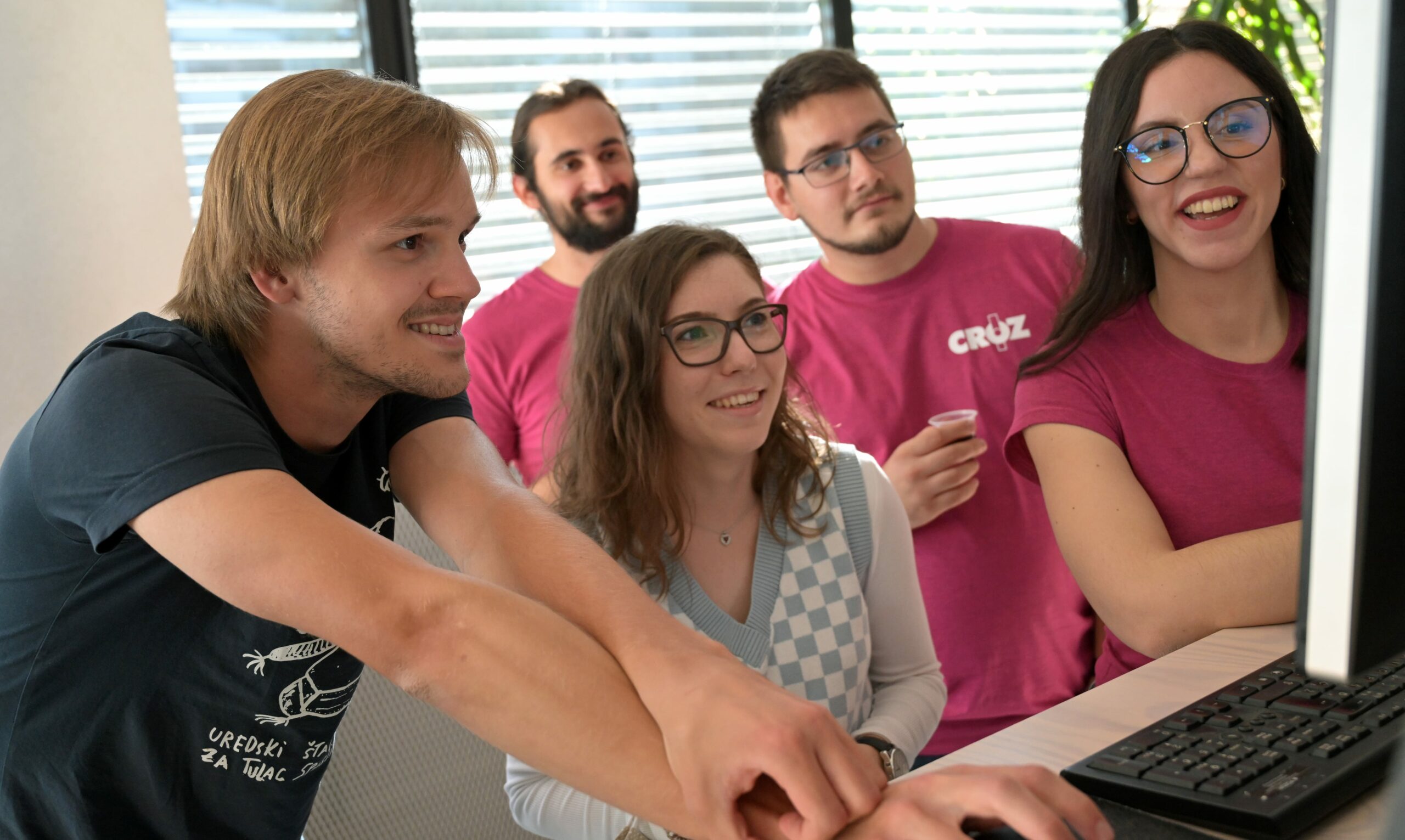 Front-end Developers and UX/UI Designers at CROZ Summer Accelerator
