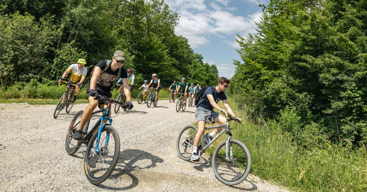 Discover the beauty of the Outdoors with CROZ Gravel – The Ultimate Companion for Group Cycling